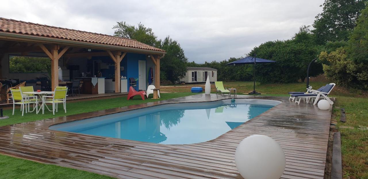 Les chalets Salinéens Salies-du-Salat Exterior foto
